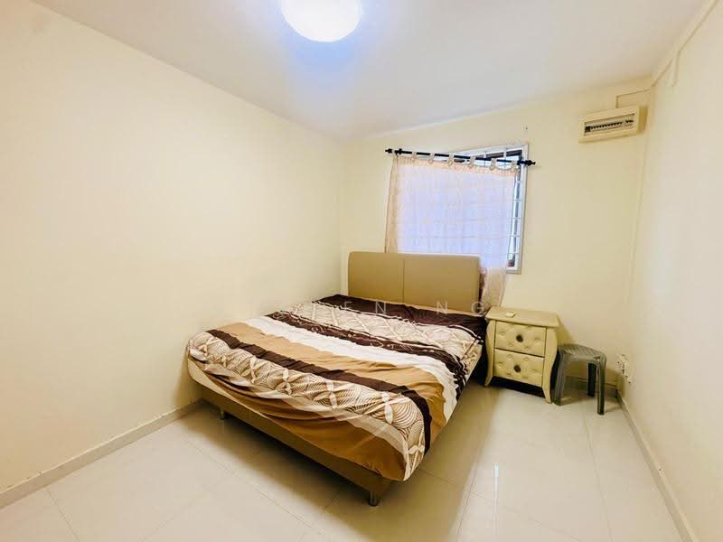 421 Bukit Batok West Avenue 2, 421 Bukit Batok West Avenue 2, Dairy Farm / Bukit Panjang / Choa Chu Kang, 2 Bedrooms, 732 sqft, HDB Flat For Rent, by Steven NG, 500284253 - Bedroom - PropertyGuru.com.sg