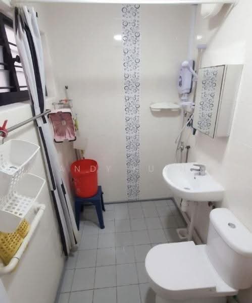 650 Hougang Avenue 8, 650 Hougang Avenue 8, Hougang / Punggol / Sengkang, Room Rental, 200 sqft, HDB Flat For Rent, by Andy Kuah, 500284256 - Bathroom - PropertyGuru.com.sg