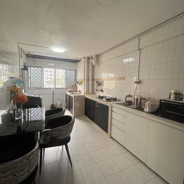 533 Bedok North Street 3, 533 Bedok North Street 3, Bedok / Upper East Coast, 2 Bedrooms, 732 sqft, HDB Flat For Sale, by Ling Chua, 500284257 - Kitchen - PropertyGuru.com.sg