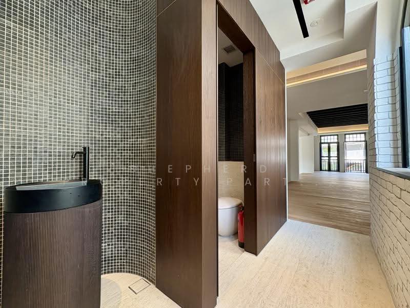 Brand New Keong Saik Shophouse Office | Lift Access & Private Terrace, Keong Saik Road, Chinatown / Tanjong Pagar, 5,158 sqft, Office For Rent, by Shepherd Property Partners, 500284258 - Bathroom - CommercialGuru.com.sg