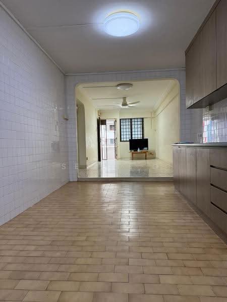 704 Yishun Avenue 5, 704 Yishun Avenue 5, Sembawang / Yishun, 2 Bedrooms, 732 sqft, HDB Flat For Sale, by Serene G, 500284259 - Living Room - PropertyGuru.com.sg