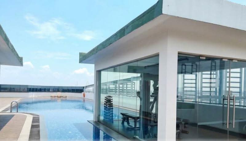 Oxley BizHub 2, 62 Ubi Road 1, Eunos / Geylang / Paya Lebar, 990 sqft, Light Industrial (B1) For Sale, by Jaime Lim, 500284283 - Swimming pool on level 11 - CommercialGuru.com.sg