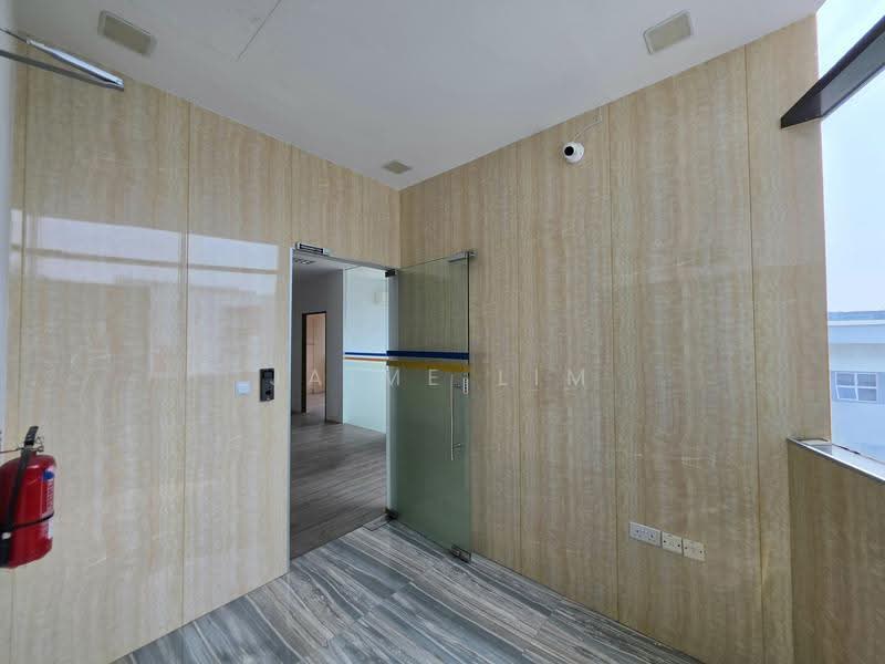 Oxley BizHub 2, 62 Ubi Road 1, Eunos / Geylang / Paya Lebar, 990 sqft, Light Industrial (B1) For Sale, by Jaime Lim, 500284283 - Entrance - CommercialGuru.com.sg