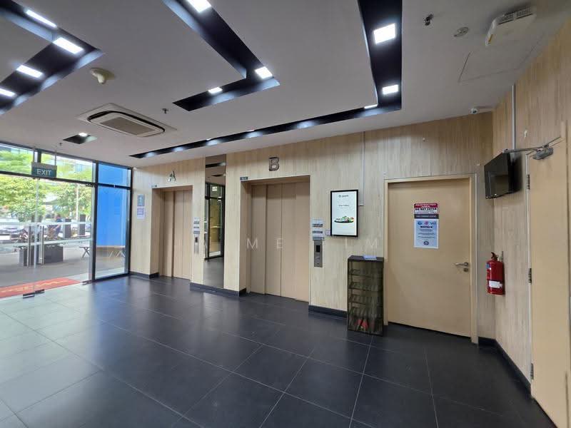Oxley BizHub 2, 62 Ubi Road 1, Eunos / Geylang / Paya Lebar, 990 sqft, Light Industrial (B1) For Sale, by Jaime Lim, 500284283 - lobby at level 1 - CommercialGuru.com.sg
