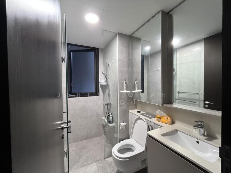 Altura, 111 Bukit Batok West Ave. 8, Dairy Farm / Bukit Panjang / Choa Chu Kang, Room Rental, 96 sqft, Executive Condominium For Rent, by Jeremy Quah Chen Cher, 500284298 - Bathroom 1 - PropertyGuru.com.sg