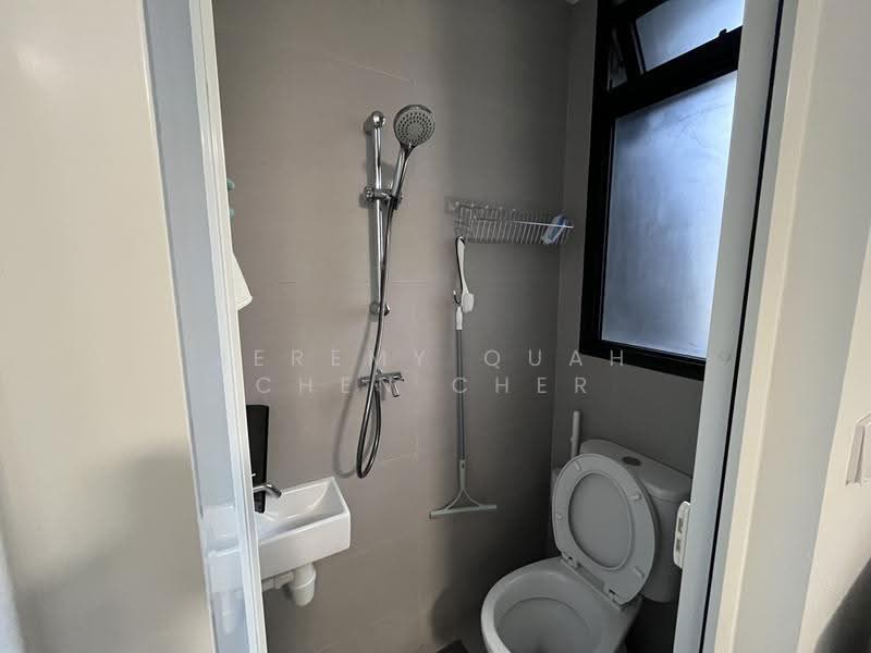 Altura, 111 Bukit Batok West Ave. 8, Dairy Farm / Bukit Panjang / Choa Chu Kang, Room Rental, 96 sqft, Executive Condominium For Rent, by Jeremy Quah Chen Cher, 500284298 - Bathroom 2 - PropertyGuru.com.sg