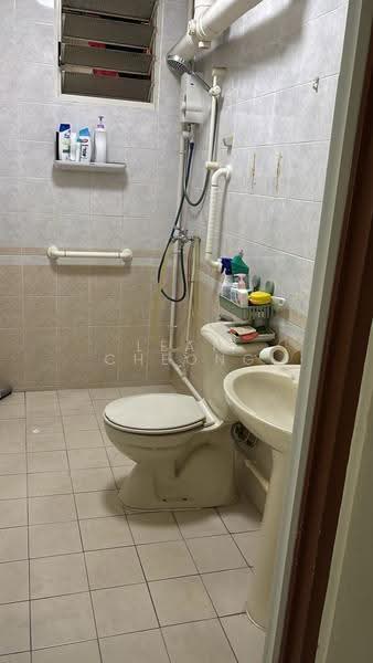 120A Rivervale Drive, 120A Rivervale Drive, Hougang / Punggol / Sengkang, Room Rental, 150 sqft, HDB Flat For Rent, by Lean Cheong, 500284311 - Bathroom - PropertyGuru.com.sg