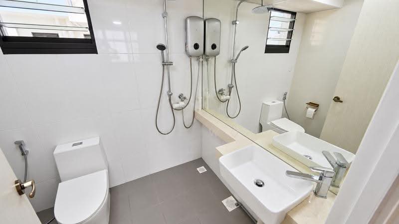 108A Bidadari Park Drive, 108A Bidadari Park Drive, Balestier / Toa Payoh, 2 Bedrooms, 732 sqft, HDB Flat For Sale, by Kenji Wong, 500284315 - Bathroom - PropertyGuru.com.sg