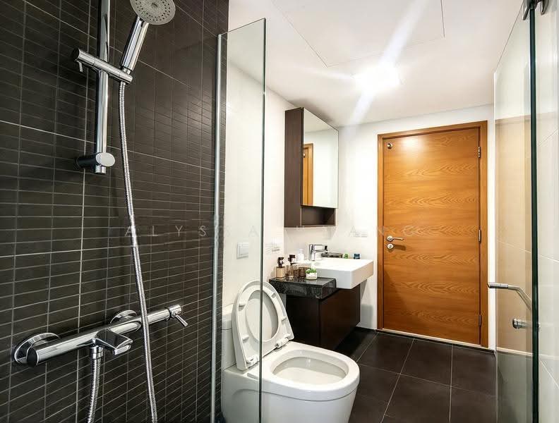 The Parc Condominium, 3 West Coast Walk, Buona Vista / West Coast / Clementi New Town, Room Rental, 150 sqft, Condominium For Rent, by Alyssa Huang 黄家敏, 500284326 - Bathroom - PropertyGuru.com.sg