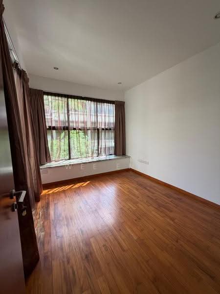 Eleven @ Holland, 11 Holland Link, Tanglin / Holland / Bukit Timah, 5 Bedrooms, 3,822 sqft, Cluster House For Rent, by Jenny Lau Wee Eng, 500284330 - Level 2 Bedroom 2 - PropertyGuru.com.sg