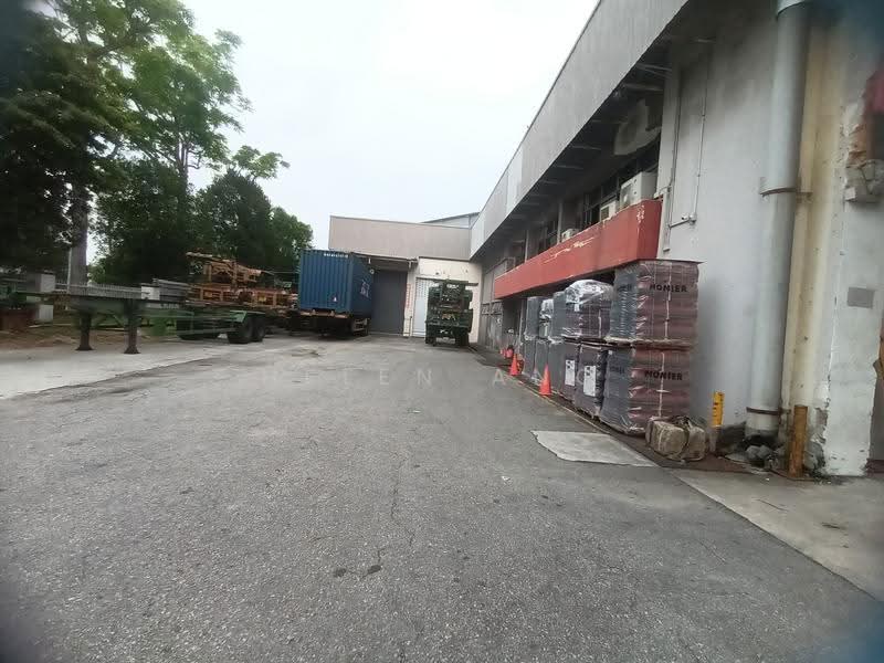 Single-storey B2 Factory/ Warehouse for Sale, Boon Lay / Jurong / Tuas, 93,900 sqft, Factory / Workshop (B2) For Sale, by Helen Ang, 500284340 - Exterior - CommercialGuru.com.sg