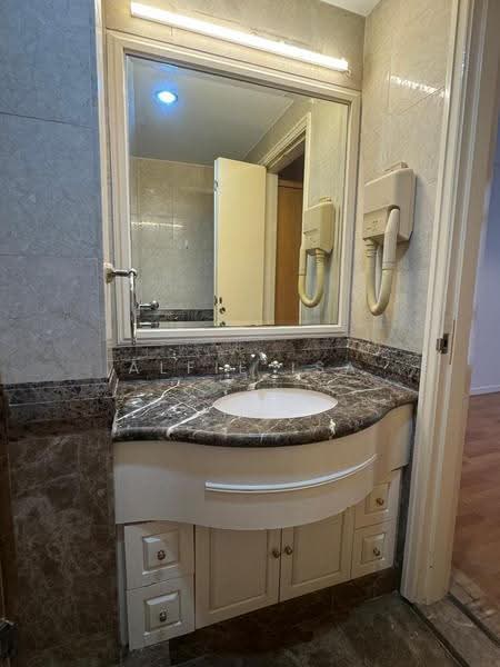 The Sterling, 1001 Bukit Timah Road, Clementi Park / Upper Bukit Timah, 2 Bedrooms, 1,050 sqft, Condominium For Rent, by Alfie Isa, 500284341 - Bathroom - PropertyGuru.com.sg
