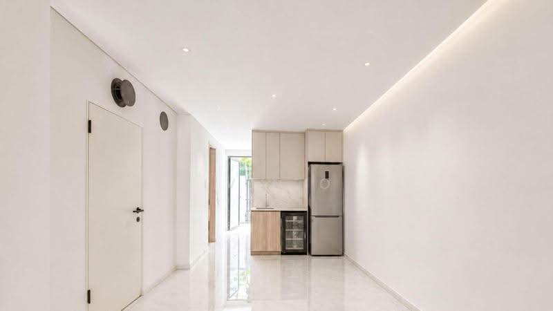 LANDED7772 @ Brand New Siglap Inter-Terrace, East Coast / Marine Parade, 5 Bedrooms, 1,700 sqft, Terraced House For Sale, by Alvin Oh, 500284342 - Kitchen - PropertyGuru.com.sg