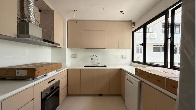 LANDED7772 @ Brand New Siglap Inter-Terrace, East Coast / Marine Parade, 5 Bedrooms, 1,700 sqft, Terraced House For Sale, by Alvin Oh, 500284342 - Kitchen - PropertyGuru.com.sg