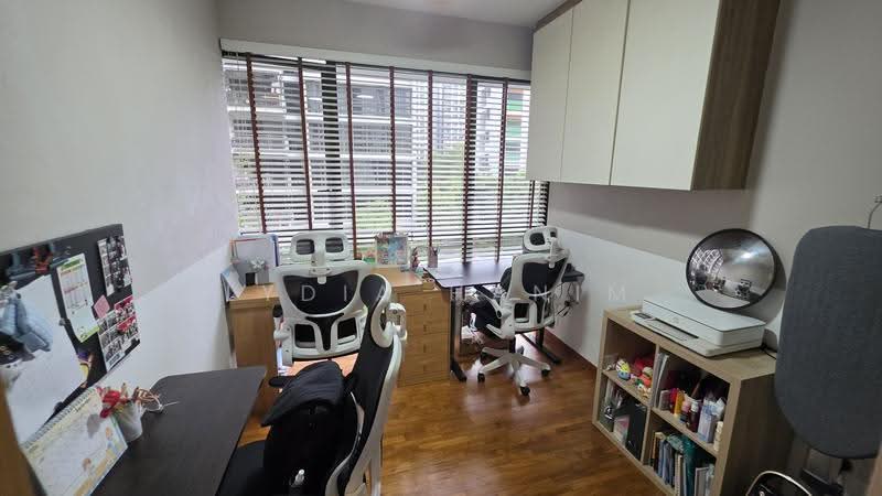 Twin Waterfalls, 82 Punggol Central, Hougang / Punggol / Sengkang, 4 Bedrooms, 1,237 sqft, Condominium For Sale, by Lydia Hanim, 500284347 - Study - PropertyGuru.com.sg