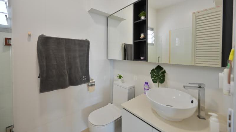 449A Bukit Batok West Avenue 9, 449A Bukit Batok West Avenue 9, Dairy Farm / Bukit Panjang / Choa Chu Kang, 3 Bedrooms, 1,001 sqft, HDB Flat For Sale, by Sufy B., 500284356 - Master Bathroom - PropertyGuru.com.sg