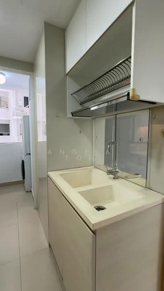 The Tampines Trilliant, 21 Tampines Central 7, Pasir Ris / Tampines, 3 Bedrooms, 872 sqft, Condominium For Rent, by Angela Toh, 500284357 - Kitchen - PropertyGuru.com.sg