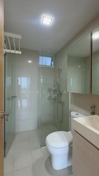 The Tampines Trilliant, 21 Tampines Central 7, Pasir Ris / Tampines, 3 Bedrooms, 872 sqft, Condominium For Rent, by Angela Toh, 500284357 - Bathroom - PropertyGuru.com.sg