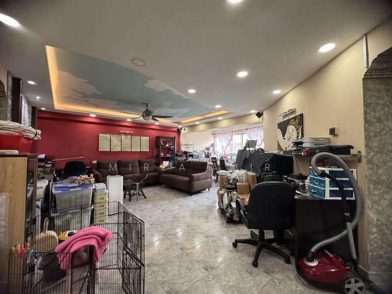 606 Senja Road, 606 Senja Road, Dairy Farm / Bukit Panjang / Choa Chu Kang, 3 Bedrooms, 1,302 sqft, HDB Flat For Sale, by Mirza Amir, 500284377 - Living Room - PropertyGuru.com.sg