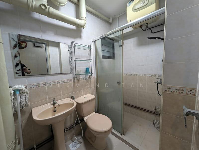 299C Compassvale Street, 299C Compassvale Street, Hougang / Punggol / Sengkang, 4 Bedrooms, 1,463 sqft, HDB Flat For Rent, by Desmond Tan, 500284380 - Bathroom - PropertyGuru.com.sg