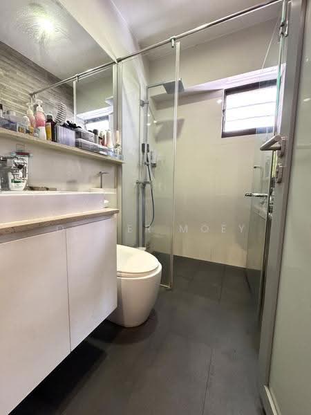 460 Clementi Avenue 3, 460 Clementi Avenue 3, Buona Vista / West Coast / Clementi New Town, 3 Bedrooms, 969 sqft, HDB Flat For Sale, by Oliver Moey, 500284398 - Bathroom - PropertyGuru.com.sg