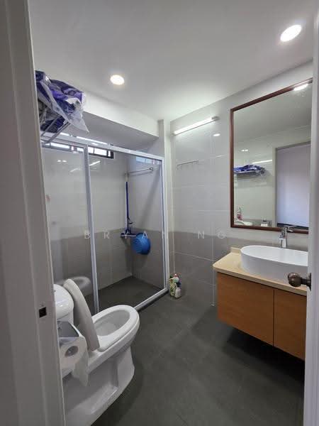 Regent Grove, 50 Choa Chu Kang North 7, Dairy Farm / Bukit Panjang / Choa Chu Kang, 4 Bedrooms, 1,345 sqft, Condominium For Rent, by Bryan Ng, 500284399 - Bathroom - PropertyGuru.com.sg