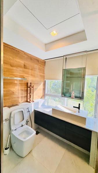 Silversea, 46 Marine Parade Road, East Coast / Marine Parade, 2 Bedrooms, 980 sqft, Condominium For Sale, by Sharon Hiew, 500284438 - Bathroom - PropertyGuru.com.sg