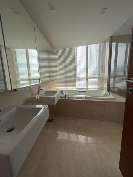 Saint Thomas Suites, 33 St Thomas Walk, Orchard / River Valley, 4 Bedrooms, 3,402 sqft, Condominium For Rent, by Chia Sandy, 500284442 - Bathroom - PropertyGuru.com.sg