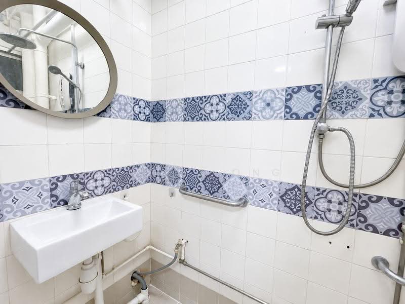 287 Choa Chu Kang Avenue 2, 287 Choa Chu Kang Avenue 2, Dairy Farm / Bukit Panjang / Choa Chu Kang, 4 Bedrooms, 1,571 sqft, HDB Flat For Sale, by Tricia Ong, 500284456 - Bathroom - PropertyGuru.com.sg