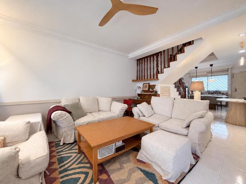 287 Choa Chu Kang Avenue 2, 287 Choa Chu Kang Avenue 2, Dairy Farm / Bukit Panjang / Choa Chu Kang, 4 Bedrooms, 1,571 sqft, HDB Flat For Sale, by Tricia Ong, 500284456 - Living Room - PropertyGuru.com.sg