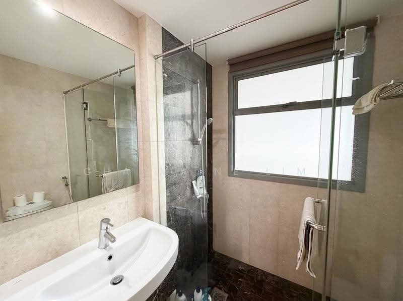 Residences @ Evelyn, 13 Evelyn Road, Newton / Novena, 3 Bedrooms, 1,539 sqft, Condominium For Sale, by Charmaine Lim, 500284468 - Bathroom - PropertyGuru.com.sg