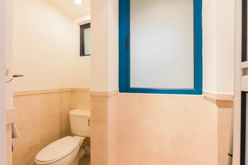 Nineteen Shelford, 19 Shelford Road, Newton / Novena, 1 Bedroom, 657 sqft, Condominium For Sale, by Ron Lim, 500284483 - Bathroom - PropertyGuru.com.sg