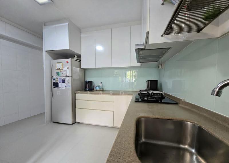 625 Choa Chu Kang Street 62, 625 Choa Chu Kang Street 62, Dairy Farm / Bukit Panjang / Choa Chu Kang, 3 Bedrooms, 1,302 sqft, HDB Flat For Sale, by Bernard Tan, 500284490 - Kitchen - PropertyGuru.com.sg