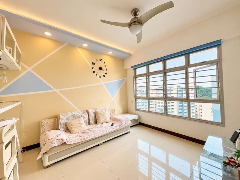 511A Yishun Street 51, 511A Yishun Street 51, Sembawang / Yishun, 3 Bedrooms, 1,001 sqft, HDB Flat For Sale, by Joanna Tay, 500284533 - Living Room - PropertyGuru.com.sg