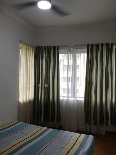Simsville, 6 Geylang East Avenue 2, Eunos / Geylang / Paya Lebar, 2 Bedrooms, 985 sqft, Condominium For Sale, by Tan Alan, 500284562 - Bedroom - PropertyGuru.com.sg