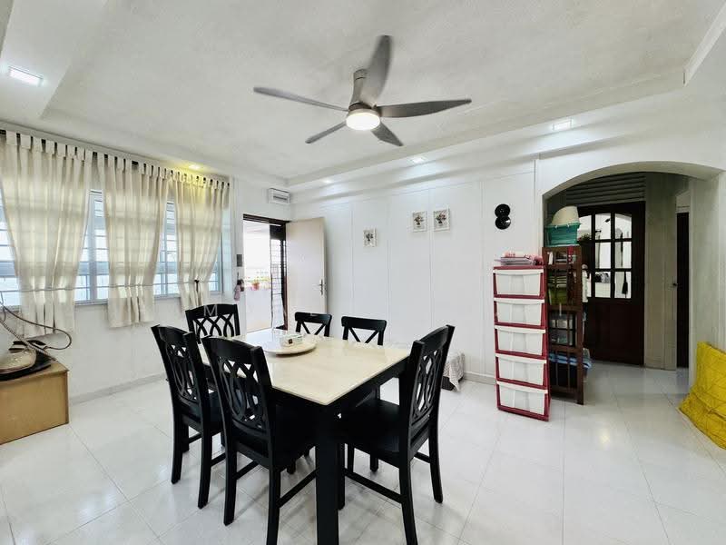 810 Jurong West Street 81, 810 Jurong West Street 81, Boon Lay / Jurong / Tuas, 3 Bedrooms, 1,151 sqft, HDB Flat For Sale, by Ramdali Jumali, 500284568 - Dining Room - PropertyGuru.com.sg