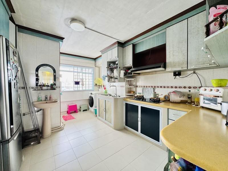810 Jurong West Street 81, 810 Jurong West Street 81, Boon Lay / Jurong / Tuas, 3 Bedrooms, 1,151 sqft, HDB Flat For Sale, by Ramdali Jumali, 500284568 - Kitchen - PropertyGuru.com.sg