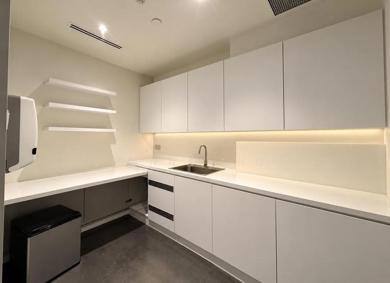 Fitted Clinic / Medical at Orchard / Somerset, Orchard / River Valley, 711 sqft, Medical For Rent, by Joanna Zhou, 500284572 - Kitchen - CommercialGuru.com.sg
