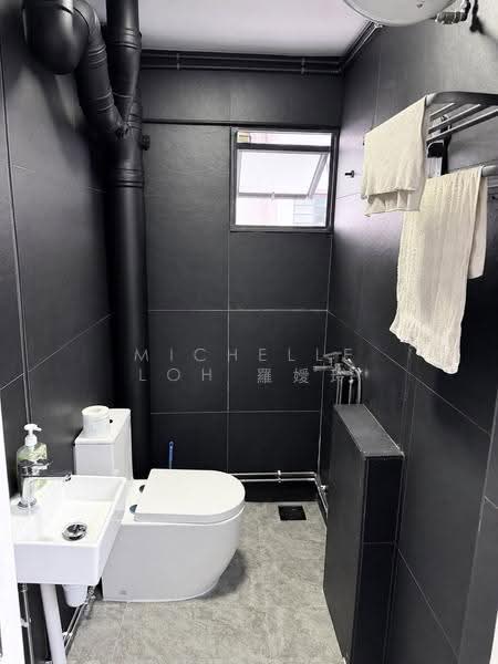 243 Serangoon Avenue 2, 243 Serangoon Avenue 2, Hougang / Punggol / Sengkang, Room Rental, 90 sqft, HDB Flat For Rent, by Michelle Loh 羅嬡玲, 500284584 - Bathroom - PropertyGuru.com.sg
