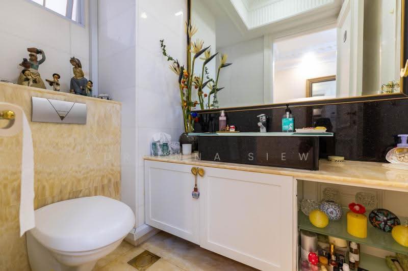 Yong An Park, 327 River Valley Road, Orchard / River Valley, 4 Bedrooms, 3,434 sqft, Condominium For Sale, by Adrienna Siew, 500284587 - Bathroom - PropertyGuru.com.sg