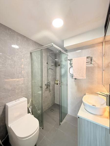 Yishun Sapphire, 42 Canberra Drive, Sembawang / Yishun, 2 Bedrooms, 1,001 sqft, Condominium For Sale, by Jose Loh Zhenhao, 500284594 - Bathroom - PropertyGuru.com.sg