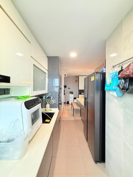 Yishun Sapphire, 42 Canberra Drive, Sembawang / Yishun, 2 Bedrooms, 1,001 sqft, Condominium For Sale, by Jose Loh Zhenhao, 500284594 - Kitchen - PropertyGuru.com.sg