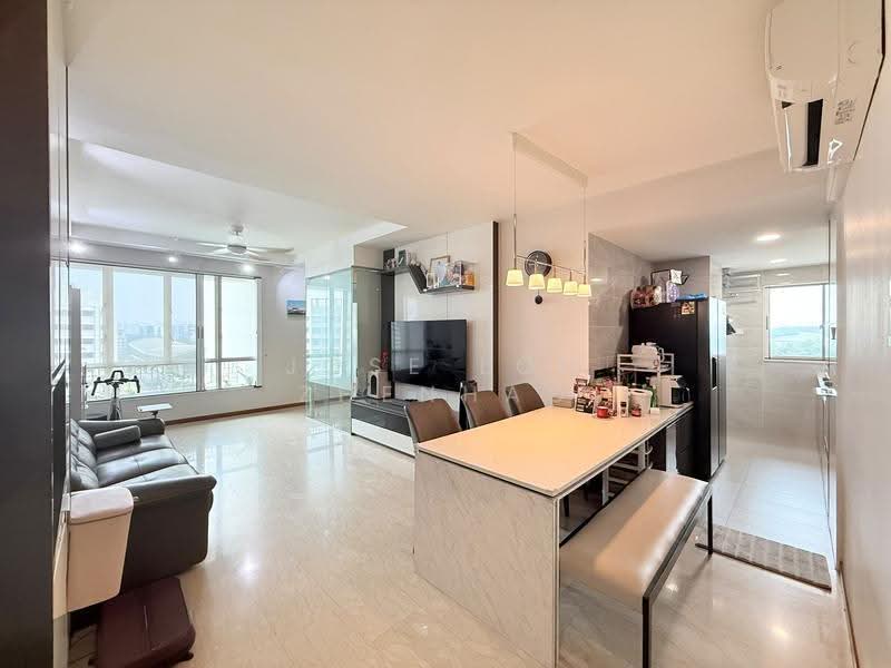 Yishun Sapphire, 42 Canberra Drive, Sembawang / Yishun, 2 Bedrooms, 1,001 sqft, Condominium For Sale, by Jose Loh Zhenhao, 500284594 - Living Room - PropertyGuru.com.sg