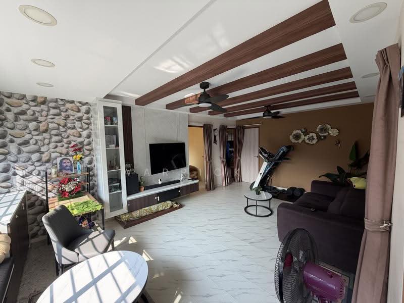 274 Toh Guan Road, 274 Toh Guan Road, Boon Lay / Jurong / Tuas, 3 Bedrooms, 1,087 sqft, HDB Flat For Sale, by Warrick ., 500284601 - Living Room - PropertyGuru.com.sg