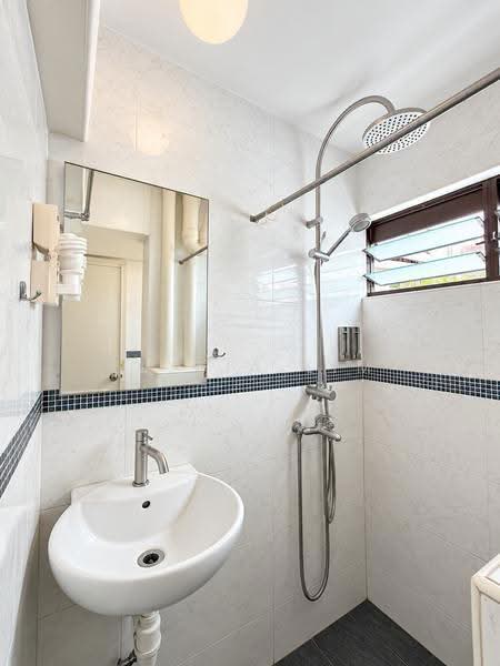 30 New Upper Changi Road, 30 New Upper Changi Road, Bedok / Upper East Coast, 2 Bedrooms, 700 sqft, HDB Flat For Sale, by Elysia Lim, 500284603 - Bathroom - PropertyGuru.com.sg
