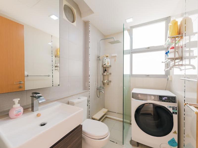 Prive, 37 Punggol Field, Hougang / Punggol / Sengkang, 2 Bedrooms, 883 sqft, Condominium For Sale, by Jared Yan, 500284606 - Bathroom - PropertyGuru.com.sg