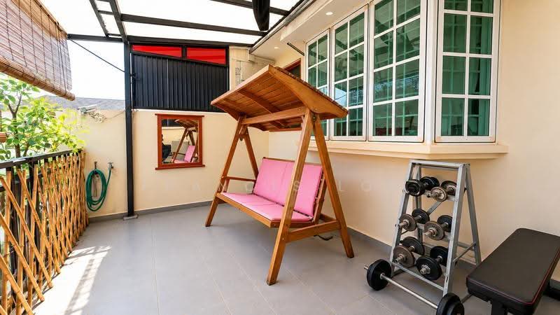 MacPherson Garden Estate, Jalan Gembira, Macpherson / Potong Pasir, 3 Bedrooms, 2,000 sqft, Terraced House For Sale, by Francis Loh, 500284609 - Balcony - PropertyGuru.com.sg