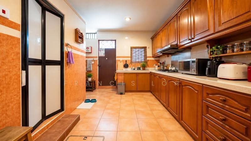 MacPherson Garden Estate, Jalan Gembira, Macpherson / Potong Pasir, 3 Bedrooms, 2,000 sqft, Terraced House For Sale, by Francis Loh, 500284609 - Kitchen - PropertyGuru.com.sg