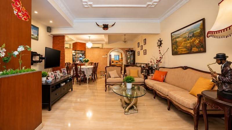 MacPherson Garden Estate, Jalan Gembira, Macpherson / Potong Pasir, 3 Bedrooms, 2,000 sqft, Terraced House For Sale, by Francis Loh, 500284609 - Living Room - PropertyGuru.com.sg