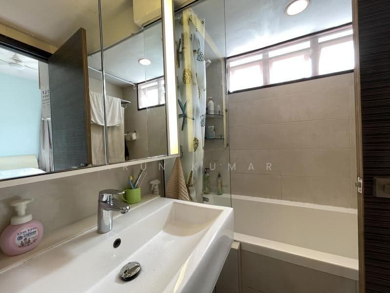 Casafina, 213 Bedok South Ave 1, Bedok / Upper East Coast, 3 Bedrooms, 1,163 sqft, Condominium For Sale, by Arun Kumar, 500284616 - Bathroom - PropertyGuru.com.sg